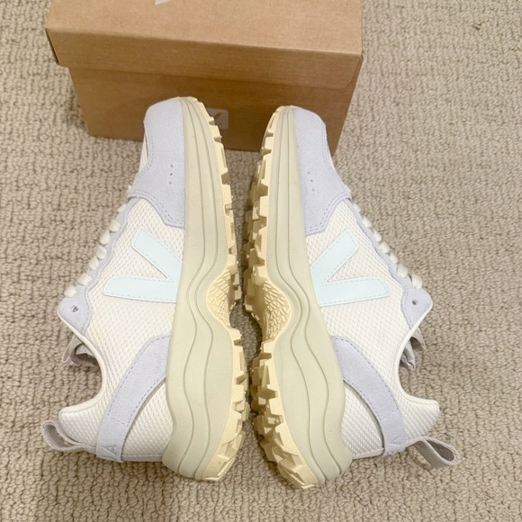 VEJA Venturi Alveomesh Sneakers in Gravel Menthol Ice size 7 - Picture 6 of 13